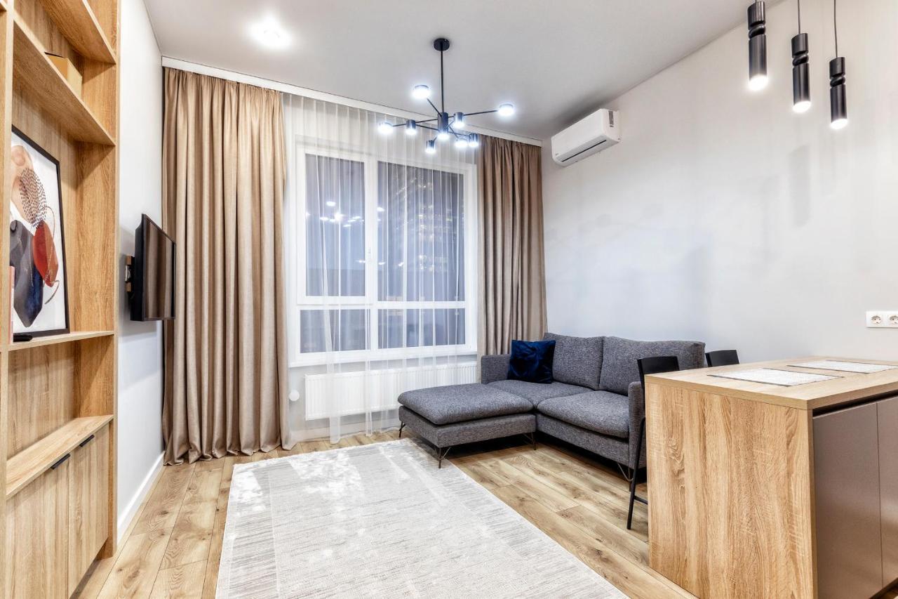 Aura Business Class Apartment Astana Bagian luar foto