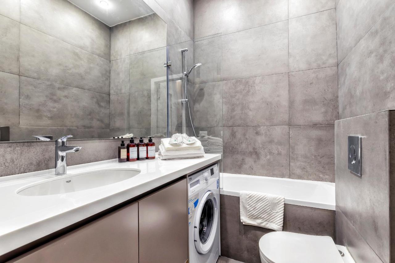 Aura Business Class Apartment Astana Bagian luar foto