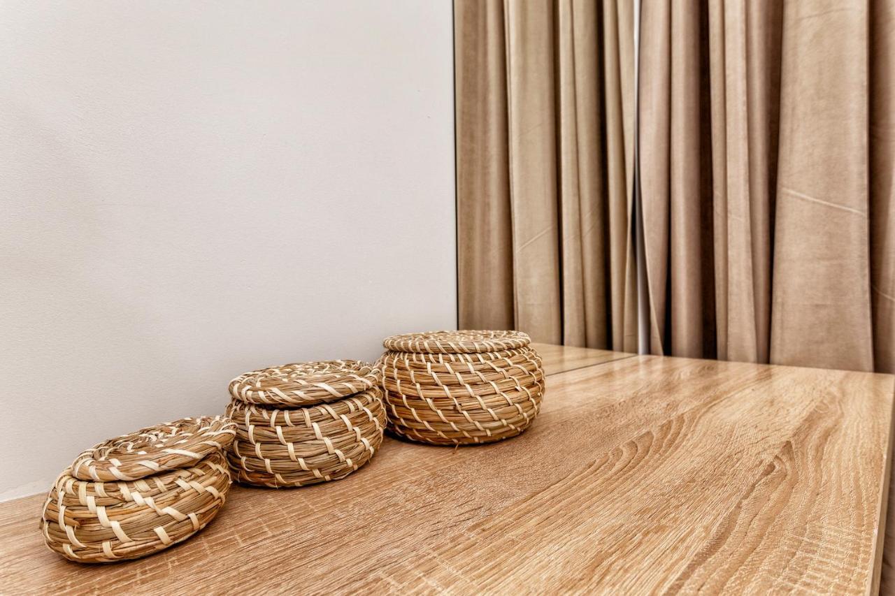 Aura Business Class Apartment Astana Bagian luar foto